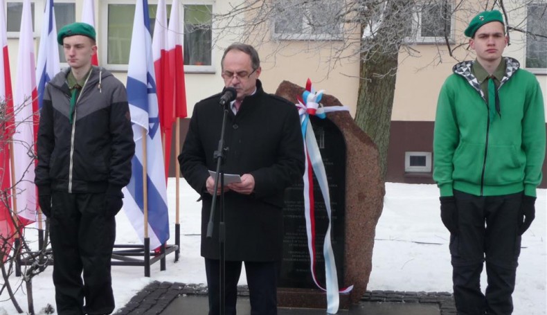 Obelisk upamiętniający przedwojennych mieszkańców społeczności żydowskiej, 2016.01.22, foto R. Siepka