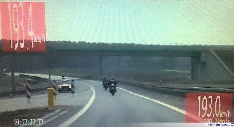 Dwóch motocyklistów przekroczyło prędkość o 103 km/h. Fot. podlaska.policja.gov.pl