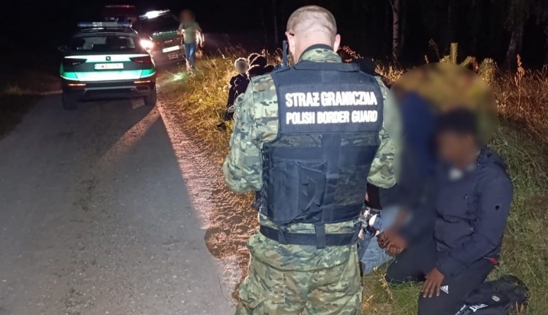 Nielegalni migranci z Somalii zatrzymani w gminie Sejny, 3.09.2025, fot. Podlaski Oddział SG