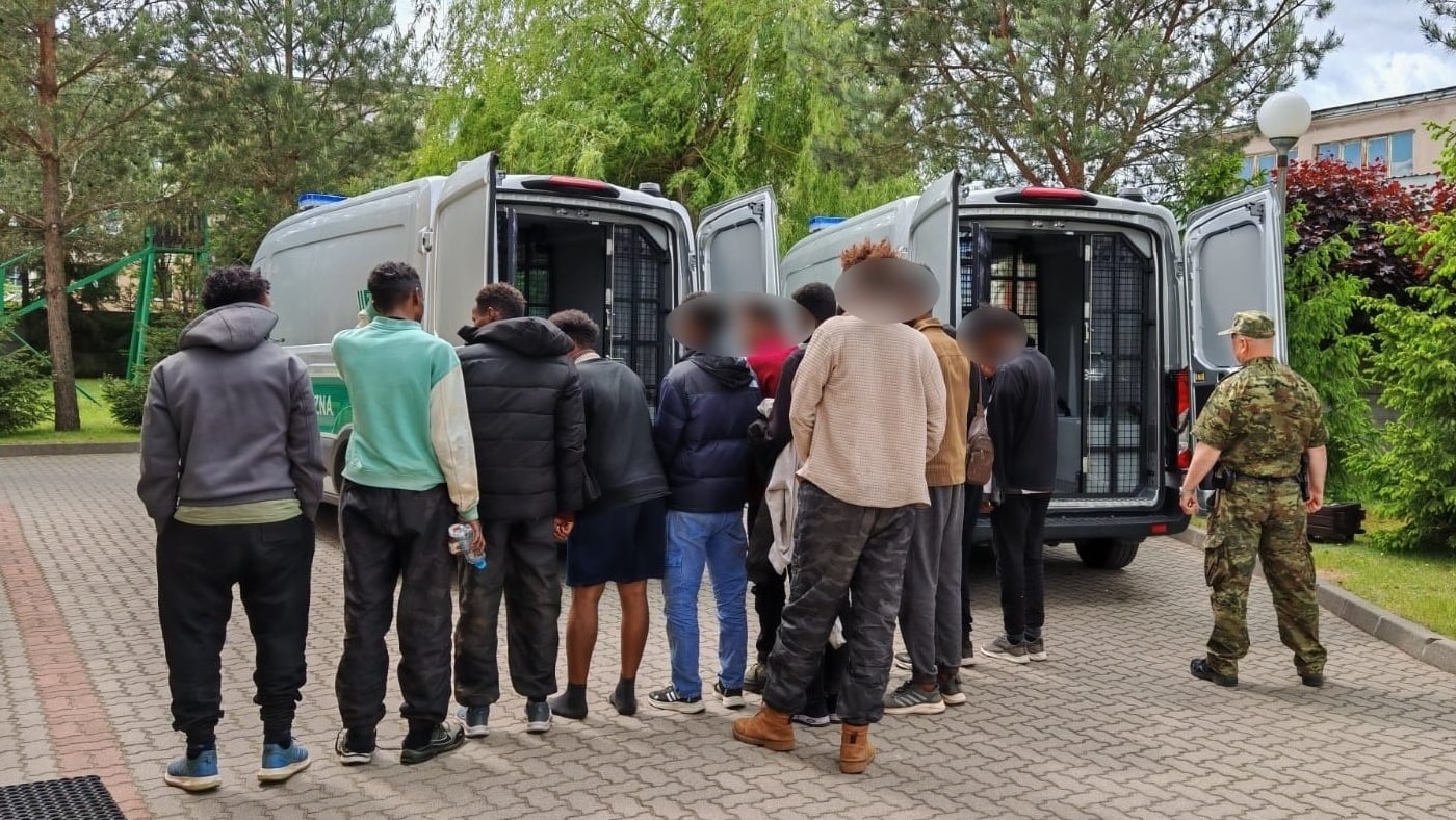 Zatrzymani Somalijczycy, źródło: www.podlaski.strazgraniczna.pl